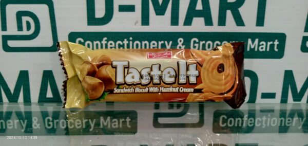 Taste It  Sandwich Biscuit with Hazelnut Cream
